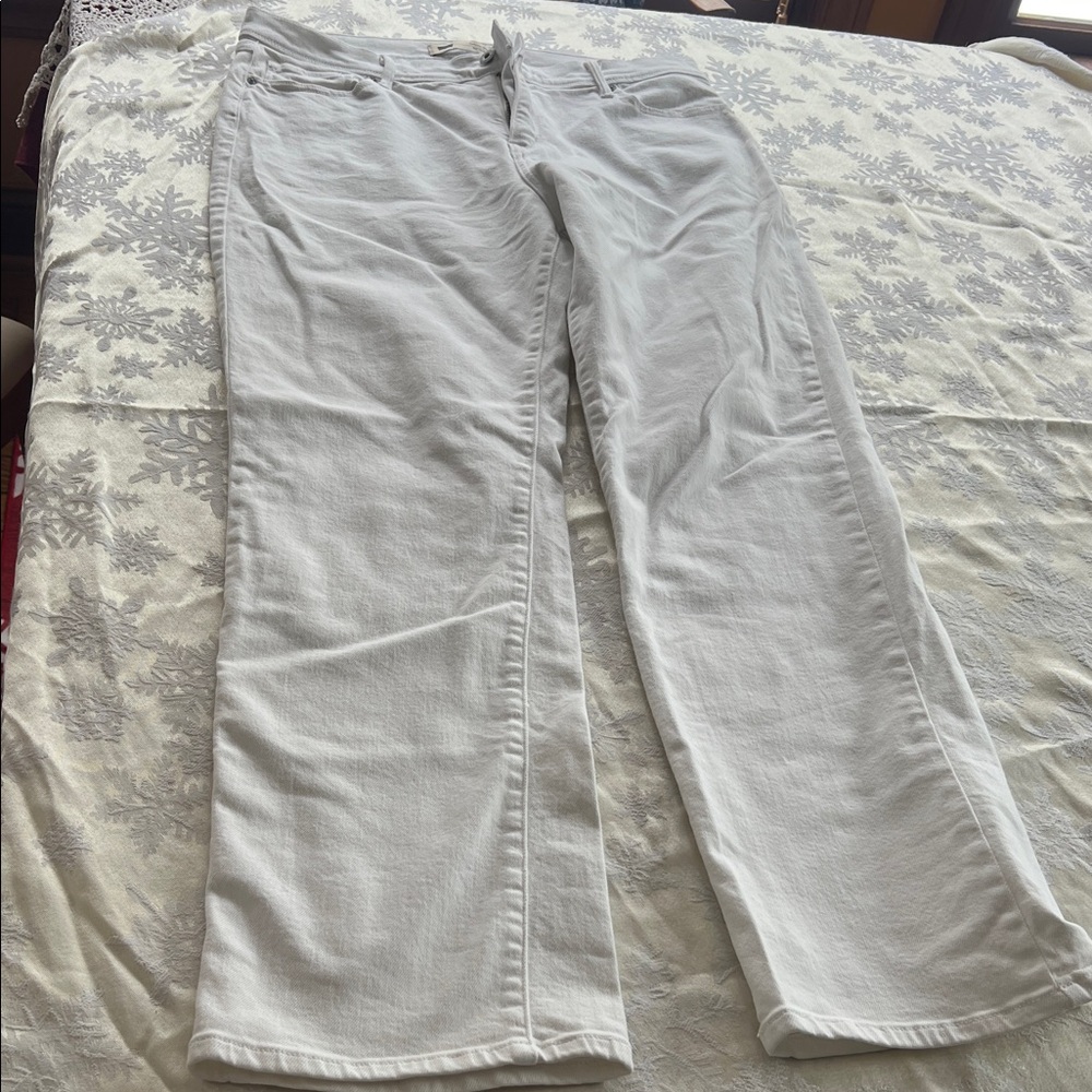 Levi's Women's Cream Straight Leg Jeans